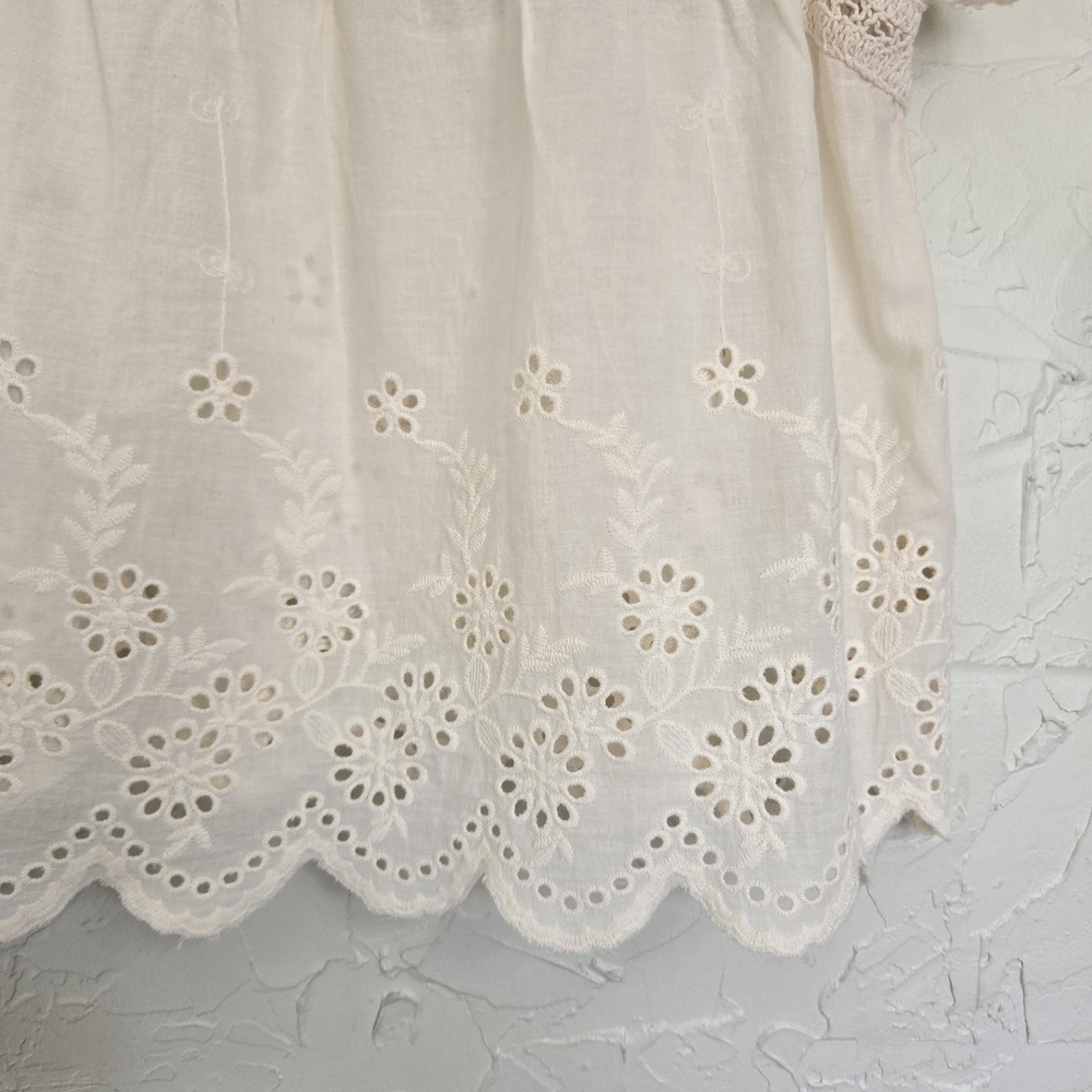 Artelier Nicole Miller Boho Eyelet Lattice Scalloped Cream Top, M - Picture 3 of 11